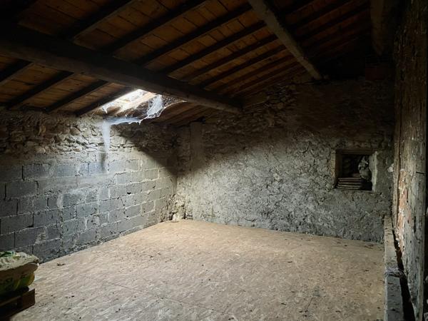 Chantemerle-les-Blés (26600) Maison 168 m², 4/5 chambres, cour, combles aménageables, terrain/parking - 5min de Saint-Donat et Tain Drôme