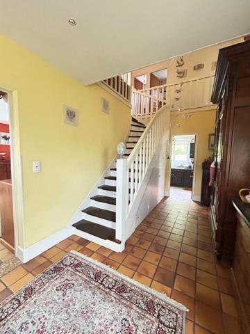 Blagnac  Spacieuse maison T7 avec piscine, à deux pas du centre-ville et des écoles