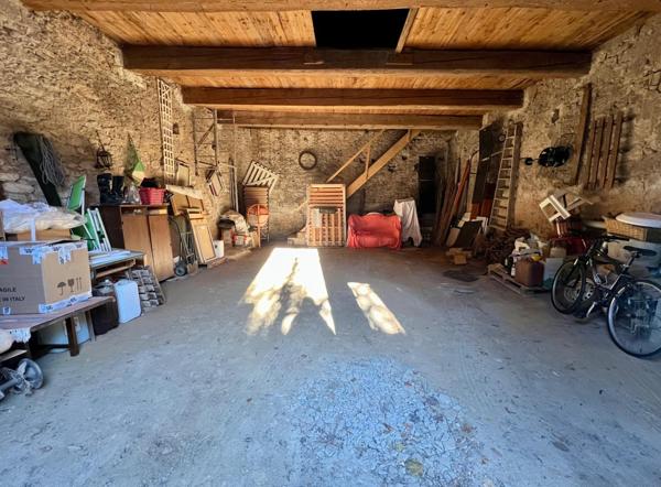 Parking de 160 m² avec un fort potentiel