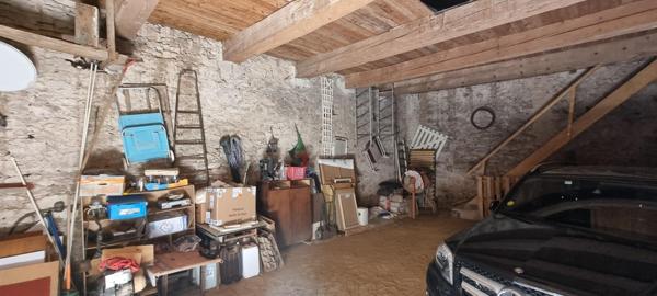 Parking de 160 m² avec un fort potentiel