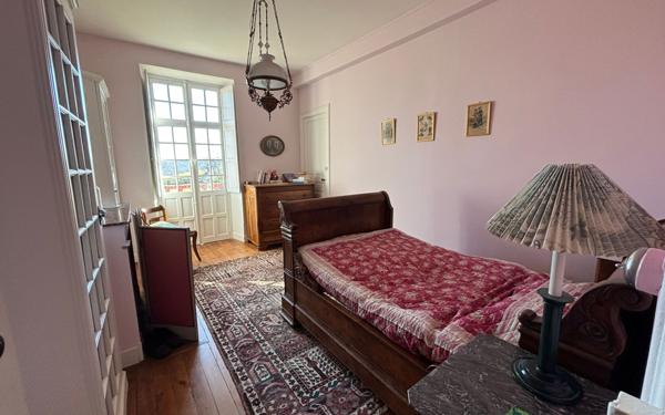 Maison à vendre    7 pièces •  Jurançon