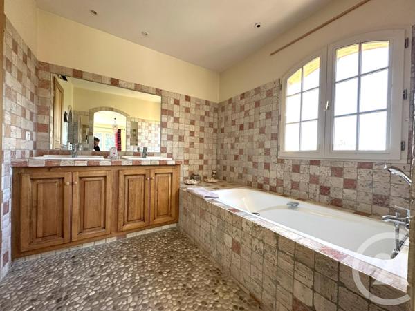 Maison à vendre  6 pièces - 250 m2 COGOLIN - 83