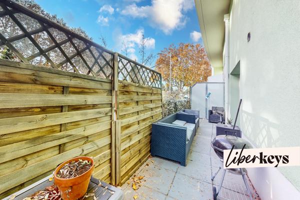 T2 vendu loué avec terrasse et place de stationnement. bon rendement ! 