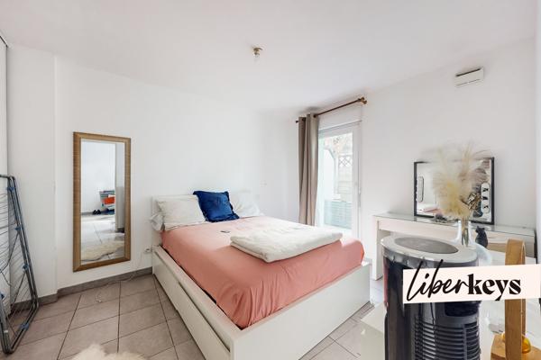 T2 vendu loué avec terrasse et place de stationnement. bon rendement ! 