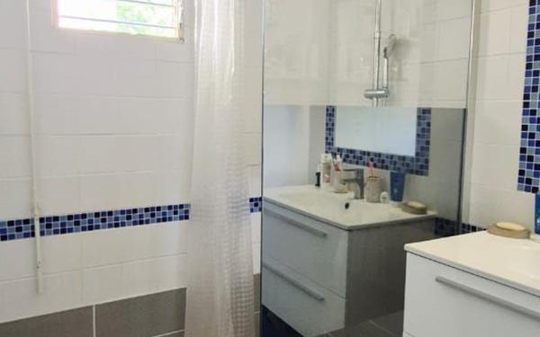 Appartement à vendre    3 pièces • 52,96 m2 Lamentin