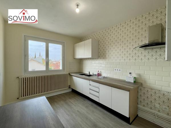 APPARTEMENT T4 EN CENTRE VILLE, 3ME ÉTAGE, BORD DE ROUTE