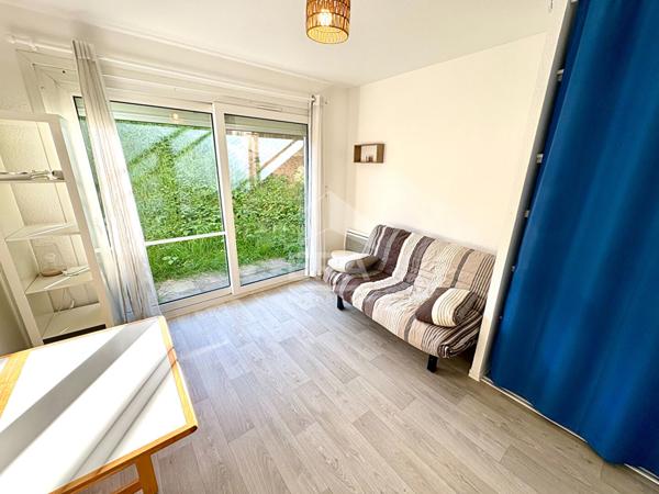 STUDIO MEUBLE A LOUER - BLOIS - ENTIEREMENT MEUBLE & EQUIPE, PLACE DE PARKING PRIVATIVE