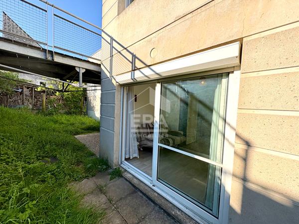 STUDIO MEUBLE A LOUER - BLOIS - ENTIEREMENT MEUBLE & EQUIPE, PLACE DE PARKING PRIVATIVE