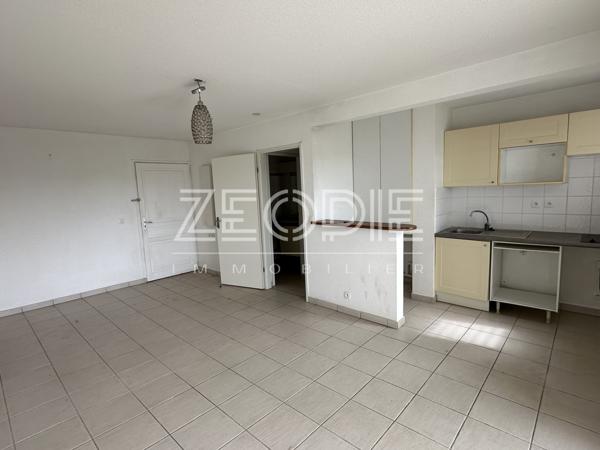 Saint-François (97118) Exclusivite ZEOPIE Immobilier : appartement type 2 avec terrasse et parking.