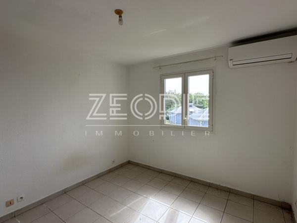 Saint-François (97118) Exclusivite ZEOPIE Immobilier : appartement type 2 avec terrasse et parking.