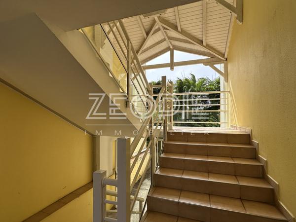 Saint-François (97118) Exclusivite ZEOPIE Immobilier : appartement type 2 avec terrasse et parking.