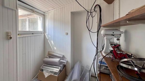 SCAER (29) - Immeuble mixte - local commercial (boulangerie) et appartement 98 m² habitable rénover