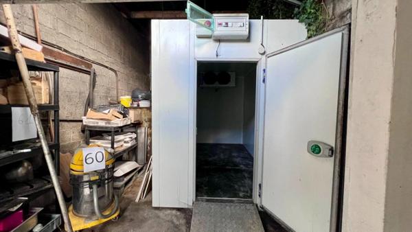 SCAER (29) - Immeuble mixte - local commercial (boulangerie) et appartement 98 m² habitable rénover