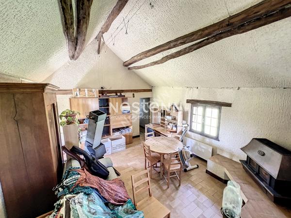 Belle ferme bressane à plus de 150 m des premiers voisins à 10 min de Louhans