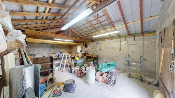 Belle ferme bressane à plus de 150 m des premiers voisins à 10 min de Louhans