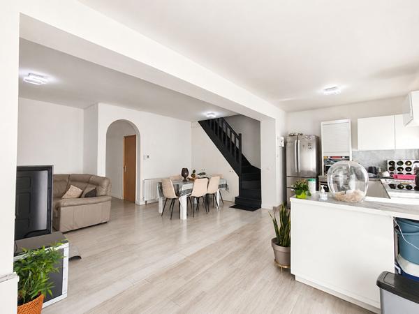 Maison Fosses 6 pièce(s)
