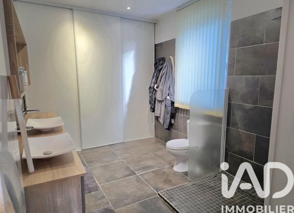 Maison à vendre 15 pièces 300 m² Condé-sur-l'Escaut