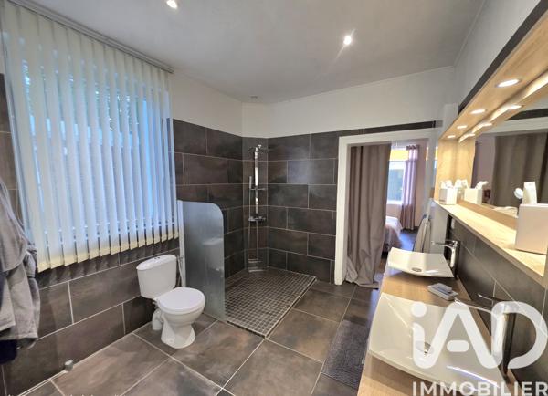 Maison à vendre 15 pièces 300 m² Condé-sur-l'Escaut