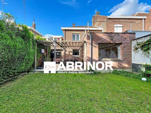 Maison Coup de Coeur, 3 chambres sur le même palier et bureau, salle de bain, garage et jardin ROUBAIX