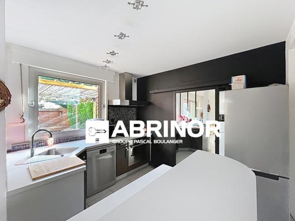 Maison Coup de Coeur, 3 chambres sur le même palier et bureau, salle de bain, garage et jardin ROUBAIX