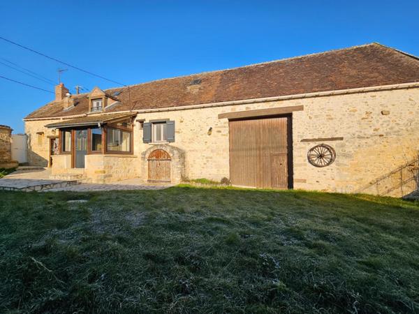 Maison avec charme, jardin et 4 chambres prêtes à accueillir votre famille.