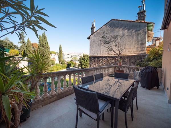 Maison rénovée + studio indépendant  Proche centre-ville