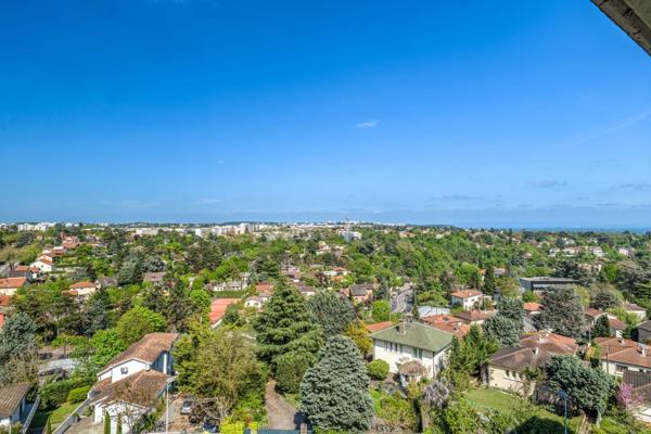 Appartement à vendre 3 pièces CALUIRE ET CUIRE (69) Terrasse dernier étage
