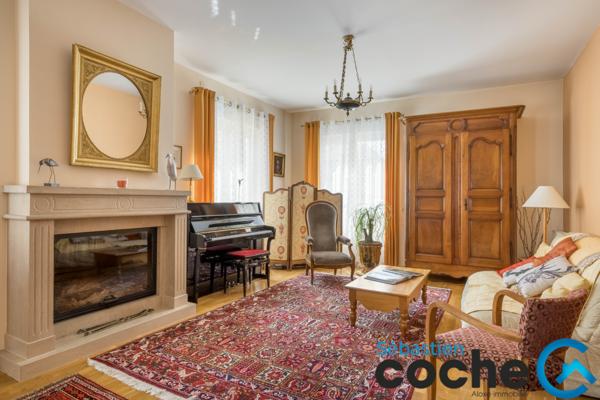 Lyon (69003) LYON 3 MONTCHAT CHAMBOVET – Maison T8 avec jardin paysagé