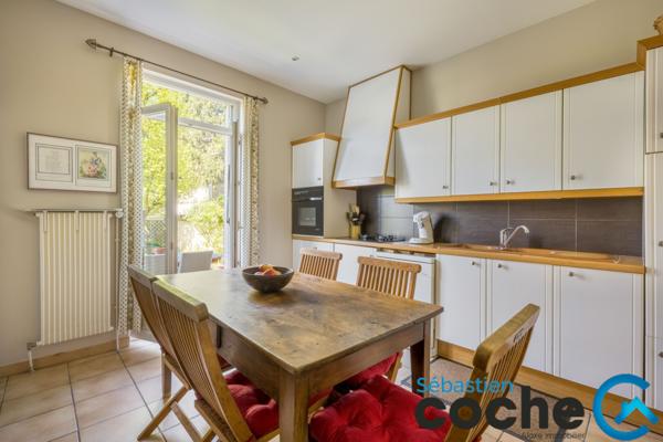 Lyon (69003) LYON 3 MONTCHAT CHAMBOVET – Maison T8 avec jardin paysagé