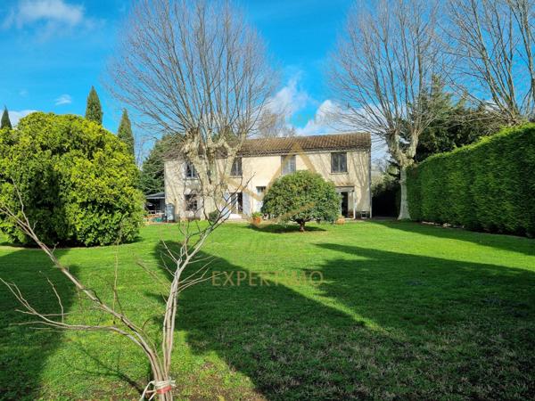 Le Thor (84250) Mas de campagne scindée en 6 Appartements T2 sur un parc arboré de 5446m2