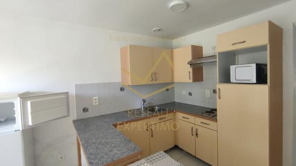 Le Thor (84250) Mas de campagne scindée en 6 Appartements T2 sur un parc arboré de 5446m2