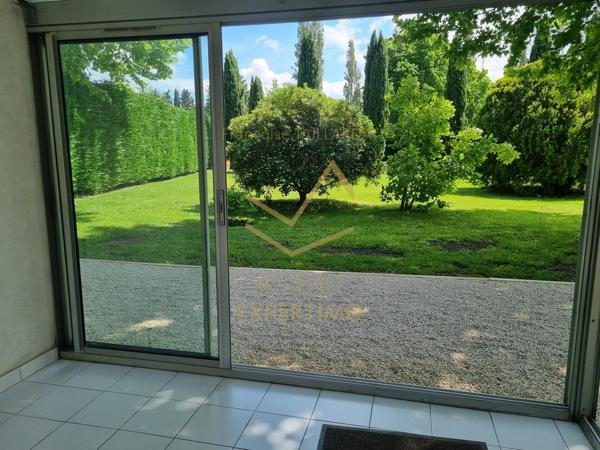 Le Thor (84250) Mas de campagne scindée en 6 Appartements T2 sur un parc arboré de 5446m2