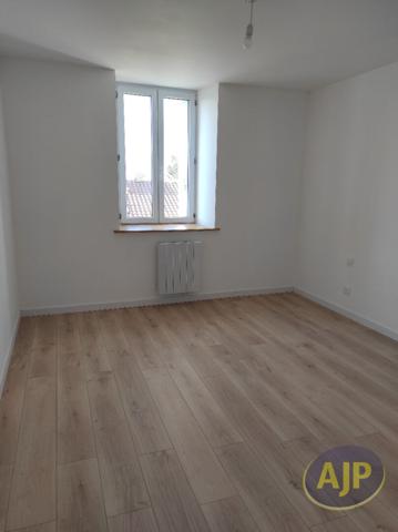 Location appartement Begrolles En Mauges : 600 € - AJP Immobilier Saint-Macaire-en-Mauges