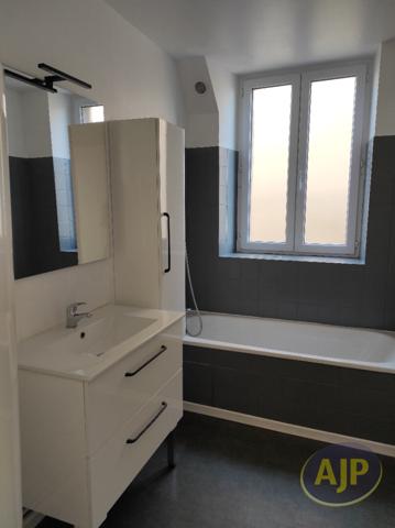 Location appartement Begrolles En Mauges : 600 € - AJP Immobilier Saint-Macaire-en-Mauges