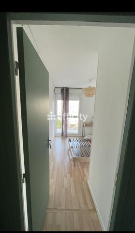 Appartement
         4 pièces
        - 72 m²