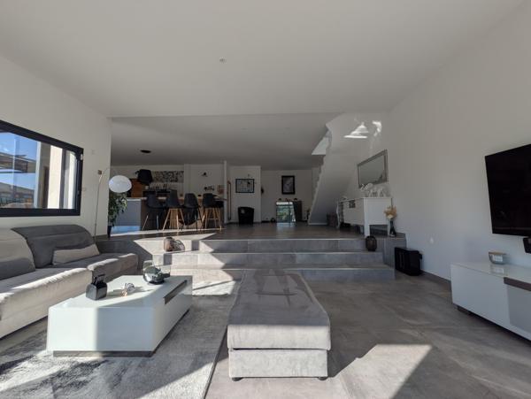 Ensuès-la-Redonne (13820) Propriété d’Exception à Ensuès-la-Redonne – Position dominante & Cadre Idyllique