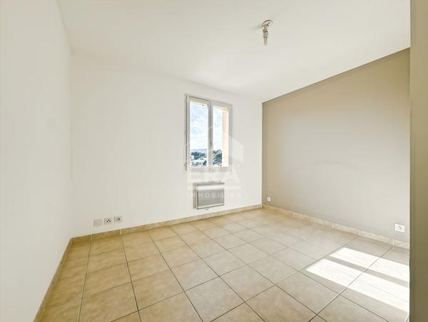 Appartement T2 de 52 m² avec balcon et double stationnement ? Logis-Neuf, Allauch 13190