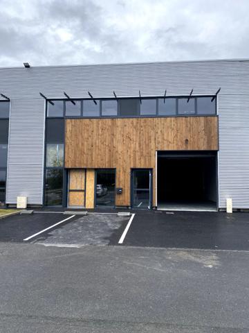 OPPORTUNITÉ RARE : TRÈS BEAU Local d'activité NEUF 125 m² VISIBILITE COMMERCIALE Rte de Clisson, Basse Goulaine.