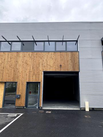 OPPORTUNITÉ RARE : TRÈS BEAU Local d'activité NEUF 125 m² VISIBILITE COMMERCIALE Rte de Clisson, Basse Goulaine.
