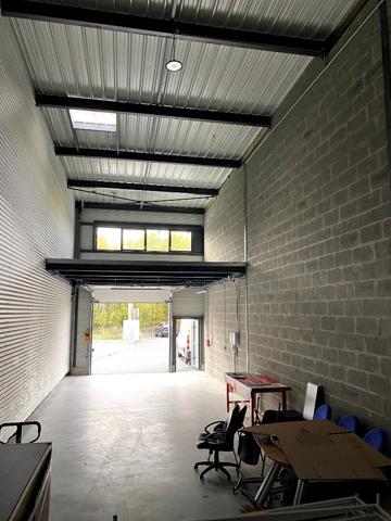 OPPORTUNITÉ RARE : TRÈS BEAU Local d'activité NEUF 125 m² VISIBILITE COMMERCIALE Rte de Clisson, Basse Goulaine.