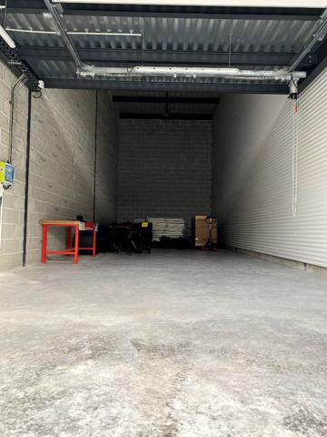 OPPORTUNITÉ RARE : TRÈS BEAU Local d'activité NEUF 125 m² VISIBILITE COMMERCIALE Rte de Clisson, Basse Goulaine.