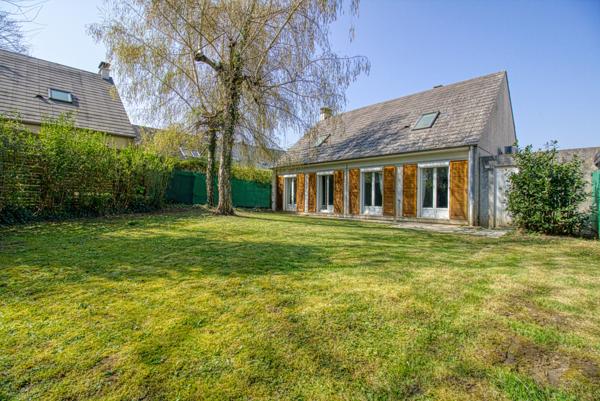 Magnifique pavillon rénové avec goût – en impasse, au calme absolu 325 000 €