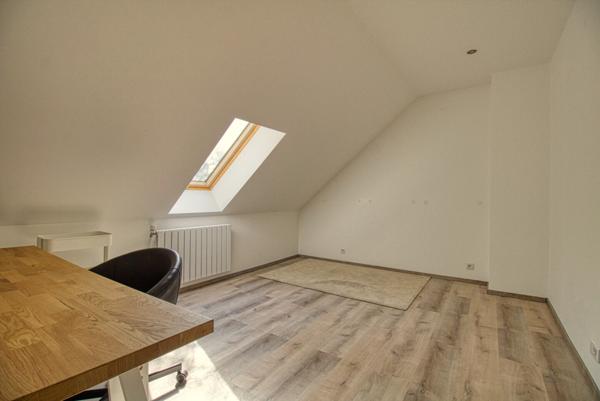Magnifique pavillon rénové avec goût – en impasse, au calme absolu 325 000 €