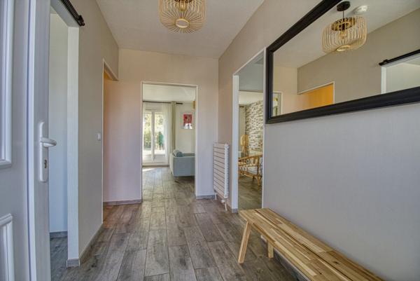 Magnifique pavillon rénové avec goût – en impasse, au calme absolu 325 000 €