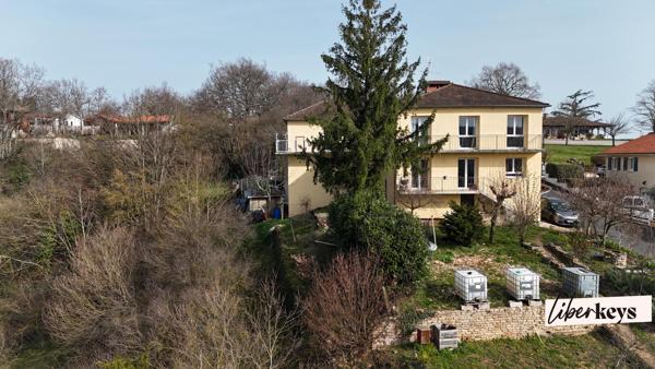 MAISON non mitoyenne ET APPARTEMENT - VUE - GARAGES - 5 CHAMBRES - 2000 M²