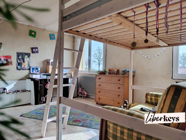 MAISON non mitoyenne ET APPARTEMENT - VUE - GARAGES - 5 CHAMBRES - 2000 M²