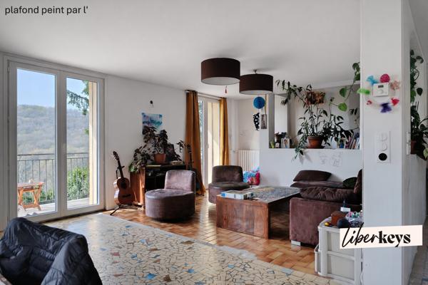 MAISON non mitoyenne ET APPARTEMENT - VUE - GARAGES - 5 CHAMBRES - 2000 M²