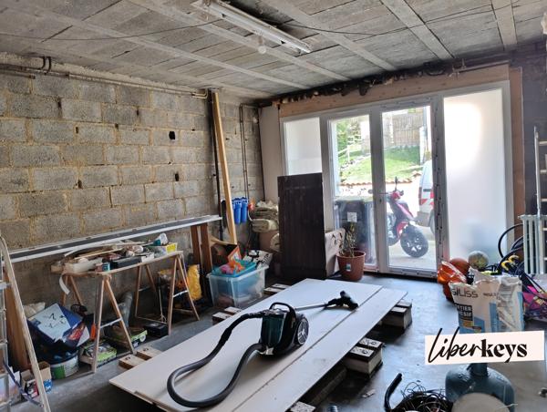 MAISON non mitoyenne ET APPARTEMENT - VUE - GARAGES - 5 CHAMBRES - 2000 M²