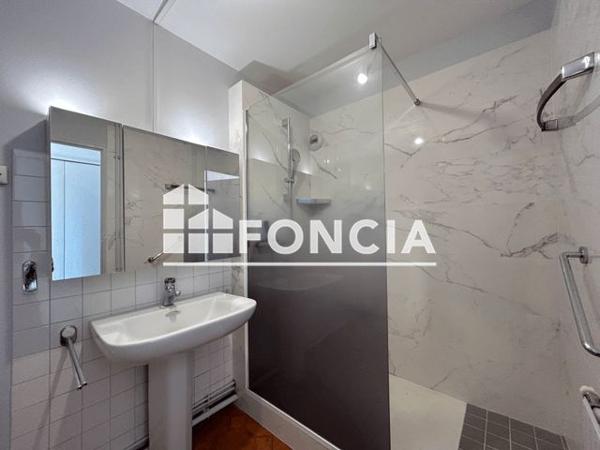 Location Appartement 4 pièces 76.8 m² - TOUR C Bourg En Bresse 01000