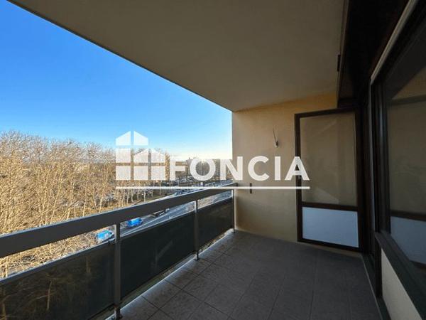 Location Appartement 4 pièces 76.8 m² - TOUR C Bourg En Bresse 01000